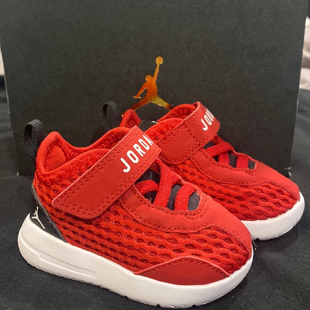 Nike Jordan Reveal BT size 2c
